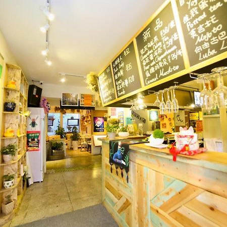 Luoyang Heartland International Youth Hostel Bagian luar foto