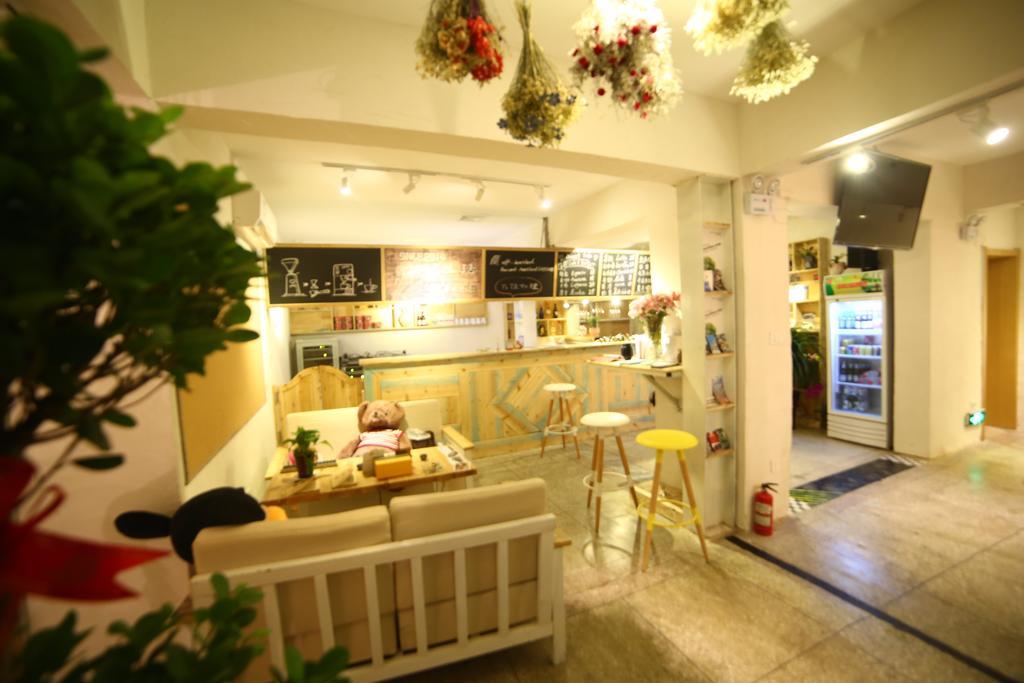Luoyang Heartland International Youth Hostel Bagian luar foto